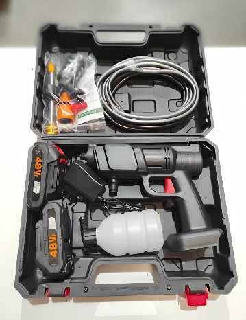 pistola de alta presión portátil LAVAJET™ | limpieza de autos con pistola a batería | boquilla ajustable para chorro de agua | hidrolavadora portátil inalámbrica | pistola de limpieza con doble batería recargable | uso de pistola LAVAJET en muebles de jardín | equipo de limpieza de alta presión para exteriores | pistola LAVAJET con depósito de agua